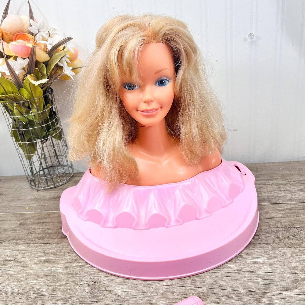 Vintage‎ 1983 Pose Me Pretty Doll Head – Mattel Styling Doll with Curling Iron